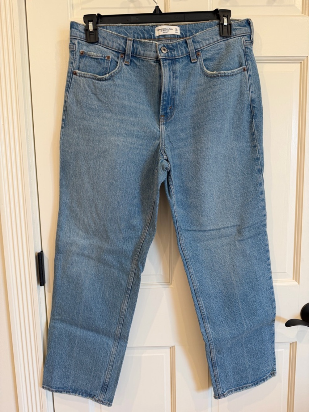 Abercrombie & Fitch The 90s Straight Mid Rise